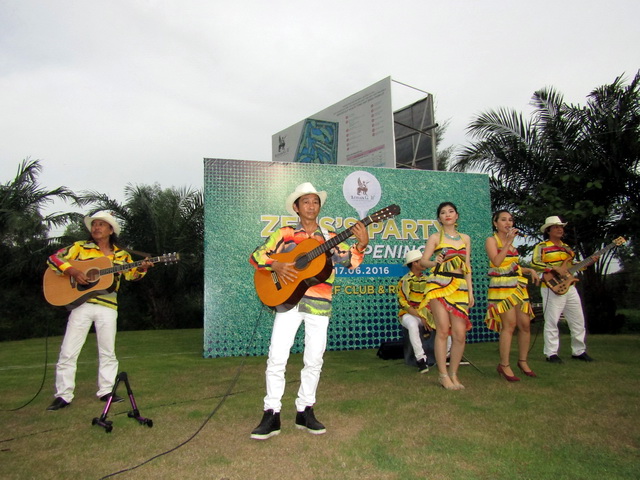Ban Nhac Acoustic Tumbadora Band Du An KDC Cao Cap Leman Golf