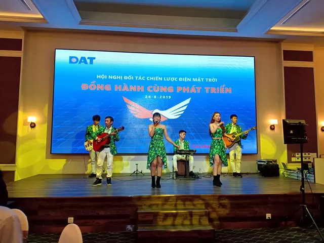 Ban nhạc Flamenco Tumbadora Hội Nghị Khách Hàng Đạt Tech 003