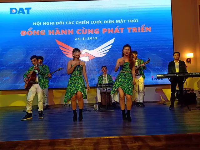 Ban nhạc Flamenco Tumbadora Hội Nghị Khách Hàng Đạt Tech 004