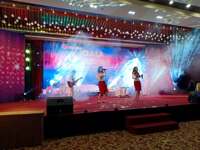 Ban nhạc Tumbadora Kỷ Niệm 10 năm thành lập Công Ty Bóng Đèn Phích Nước Rạng Đông Hồ Tràm Vietsovpetro Resort 002