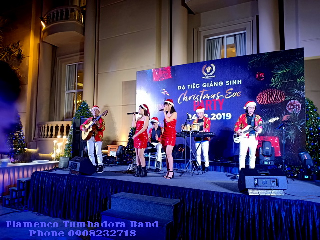 Ban Nhac Flamenco Tumbadora Christmas Buffet Party Tan Son Nhat Pavilion Hotel