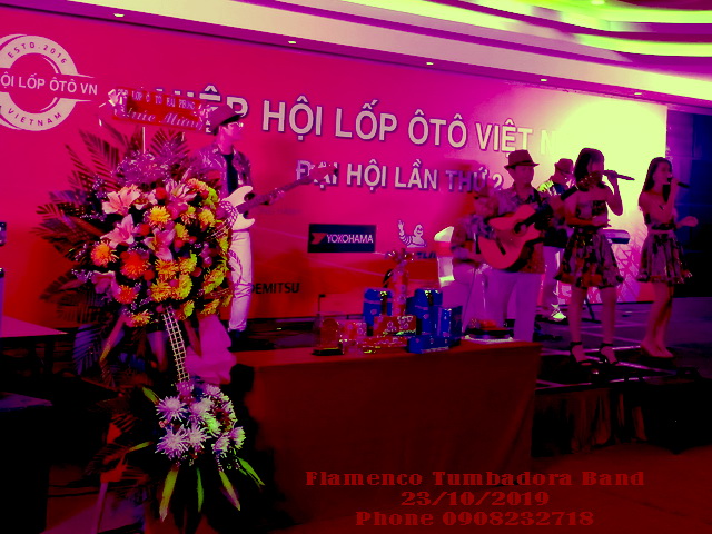 Ban Nhac Flamenco Tumbadora Lop Oto Viet Gala Dinner Muong Thanh Mui Ne Hotel