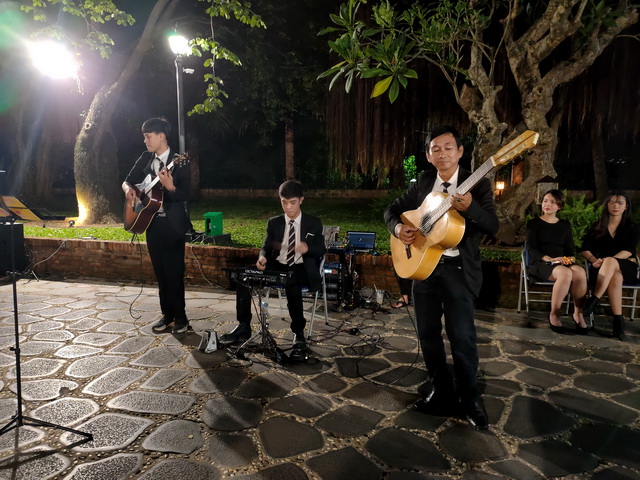 A&B Group Tumbadora Acoustic Band Saigon Resort 003