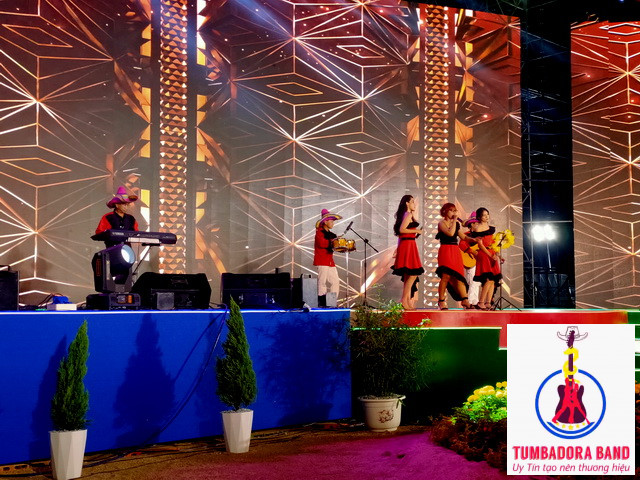 Le Khanh Thanh Dien Gio Trung Nam Ninh Thuan Flamenco Tumbadora Band 004