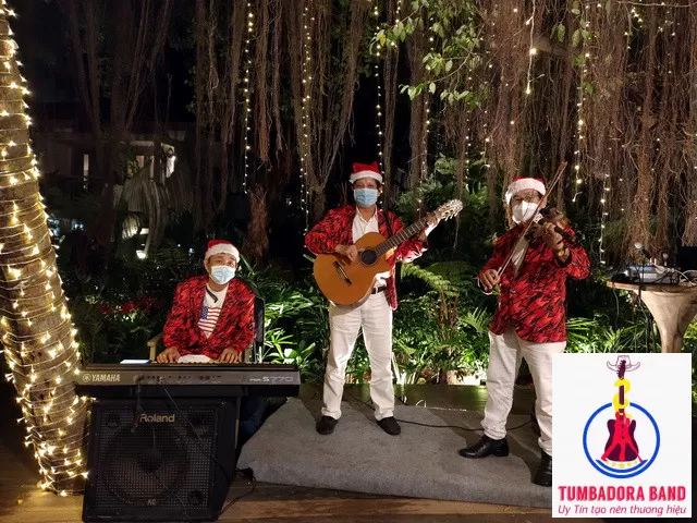 BAN NHẠC SEMI CLASSIC TUMBADORA HÒA TẤU NHẠC GIÁNG SINH TRỮ TÌNH NHẠC USUK TẠI AN LÂM RESORT 002