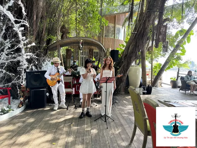 Noel 2022 An Lâm Resort Ban Nhạc Acoustic Tumbadora 03