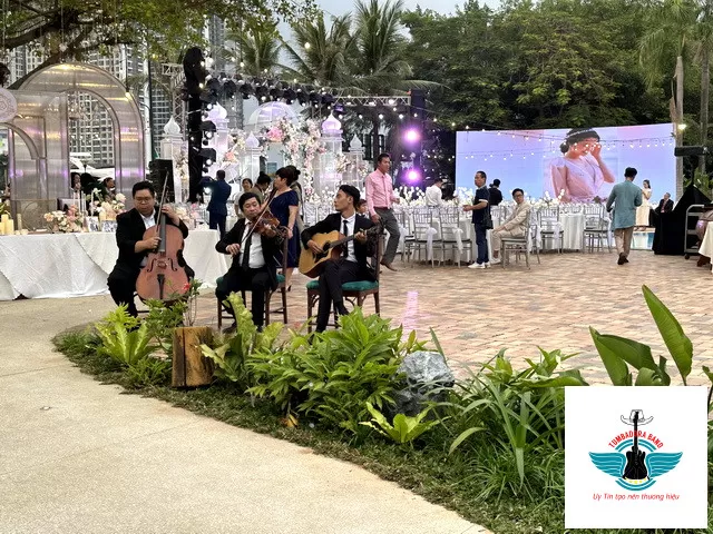 Welcome Guest Tiệc Cưới LA Garden Q2 Tumbadora Band 02