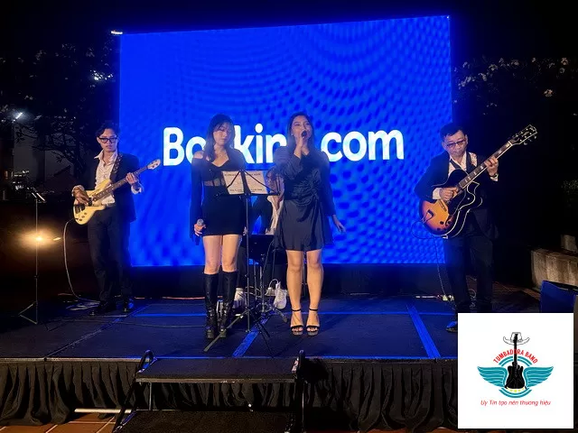 Booking Com Gala Dinner Tumbadora Band New World Saigon Hotel 004