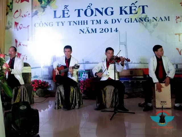 Tìm hiểu lợi ích của việc học chơi đn violon cho thanh thiếu niên