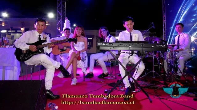 Trải nghiệm âm nhạc tuyệt vời với trống jazz trên sân khấu