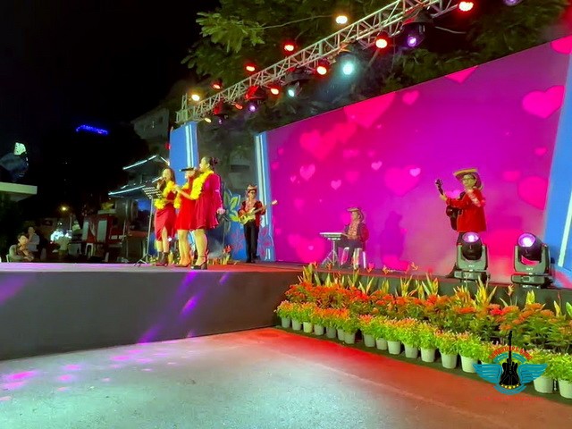 Flamenco Tumbadora Band biểu diễn Lễ Hội Saigon 325 Hình Thành Phát Triển 001