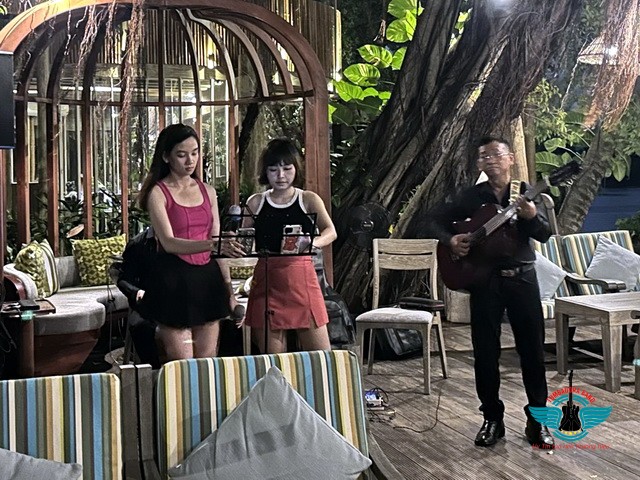 Tumbadora Band Biểu Diễn Nhạc Acoustic tại An Lâm Retreats 003