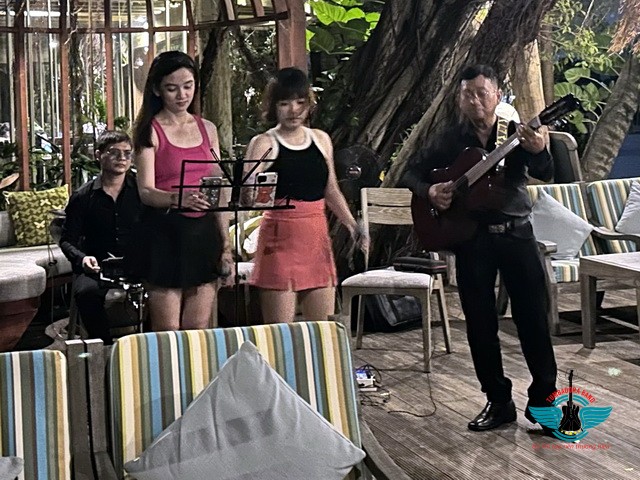 Tumbadora Band Biểu Diễn Nhạc Acoustic tại An Lâm Retreats 004