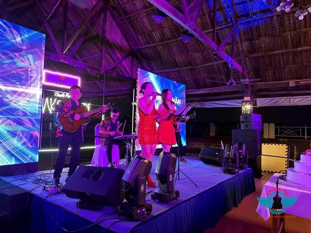 TUMBADORA BAND BIỂU DIỄN NHẠC ACOUSTIC LỄ KỶ NIỆM 31 NĂM THÀNH LẬP CÔNG TY TIẾN PHƯỚC 01