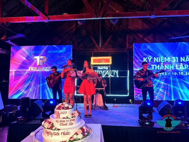 TUMBADORA BAND BIỂU DIỄN NHẠC ACOUSTIC LỄ KỶ NIỆM 31 NĂM THÀNH LẬP CÔNG TY TIẾN PHƯỚC 02